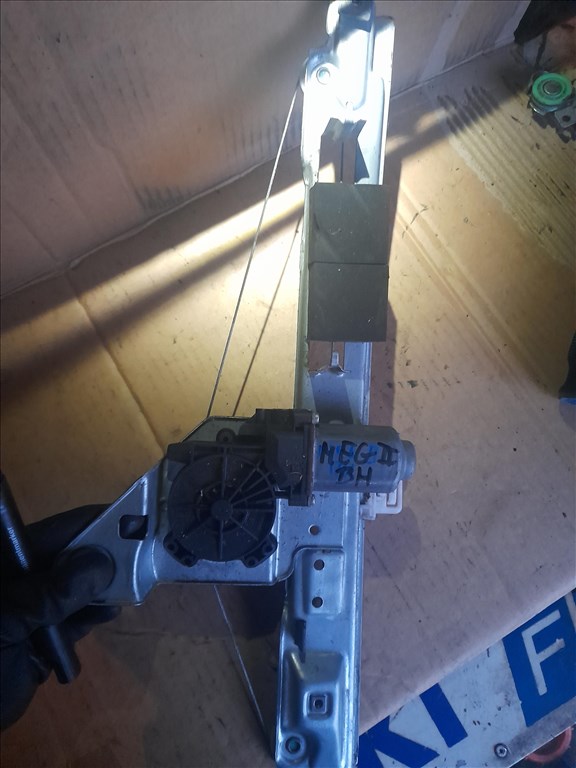 Renault megane 2 bal hátsó ablakemelő  1. kép