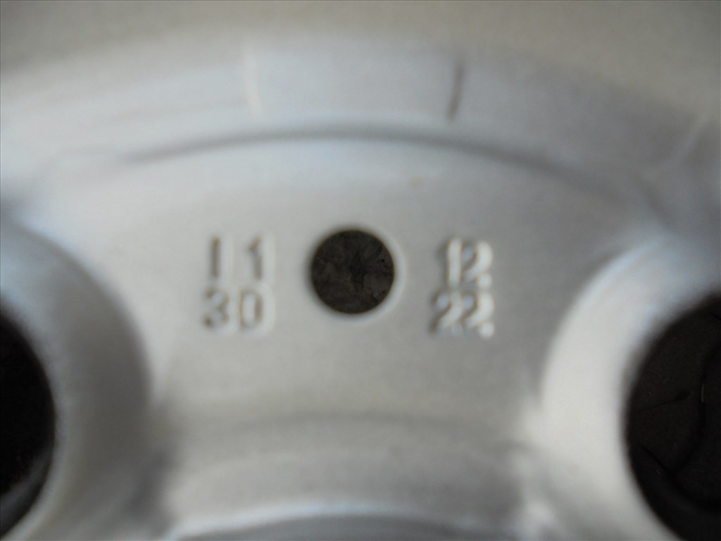 16-os Crafter lemezfelni 2022-es 235/65-ös téli gumival eladó 9. kép