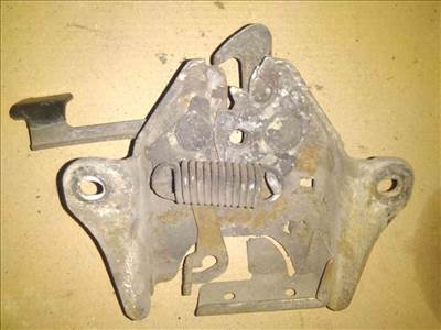 Mazda B2200 Motorháztető Zárszerkezet