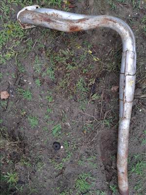 Lada Niva Kipufogó Leömlő Cső