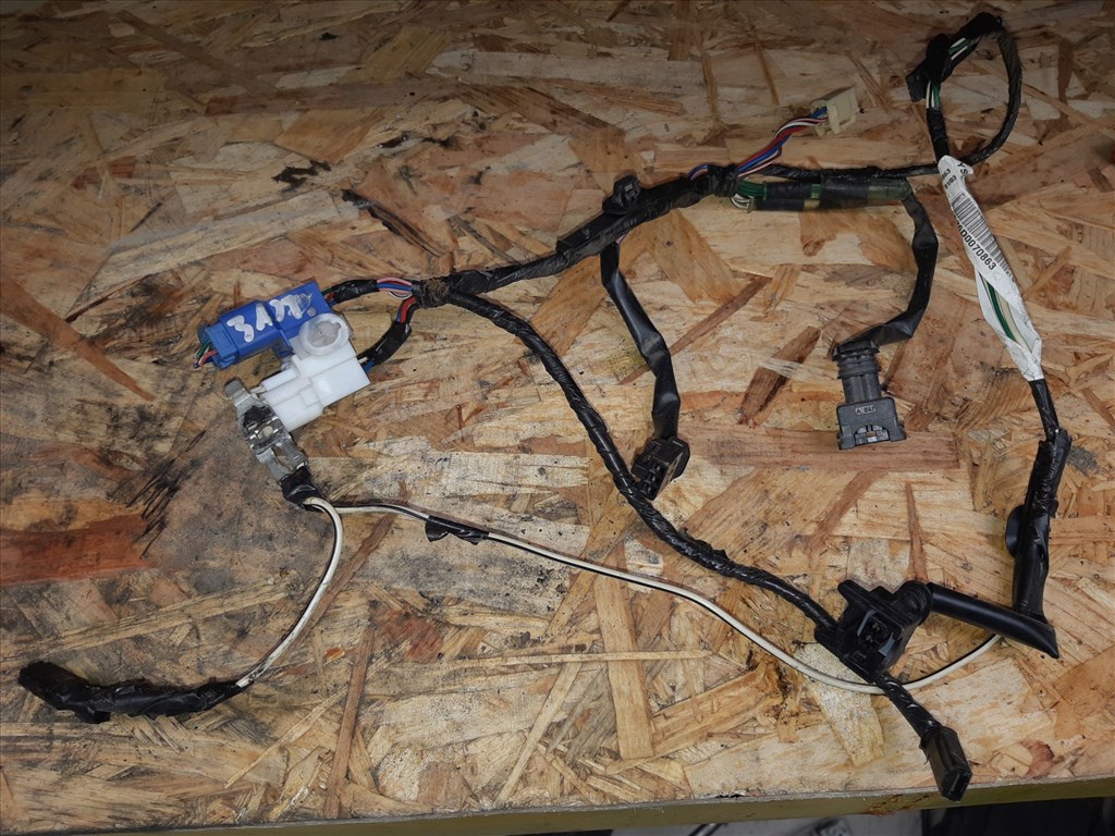 Toyota Corolla 00-06 Csomagtérajtó Kábelköteg 82185-02040 1. kép