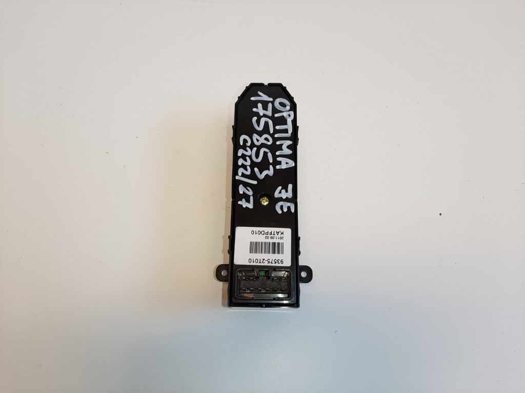 Kia Optima (TF) jobb elsõ ablakemelõ kapcsoló 935752T010 2. kép