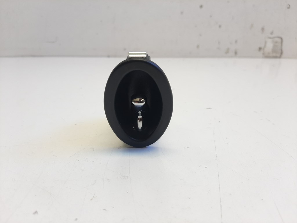 Mini Countryman (R60) jobb hátsó ablakemelõ kapcsoló 61319800972 1. kép