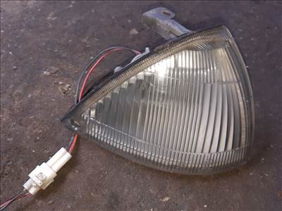 Suzuki Swift II 92-96 Jobb Első Helyzetjelző Lámpa