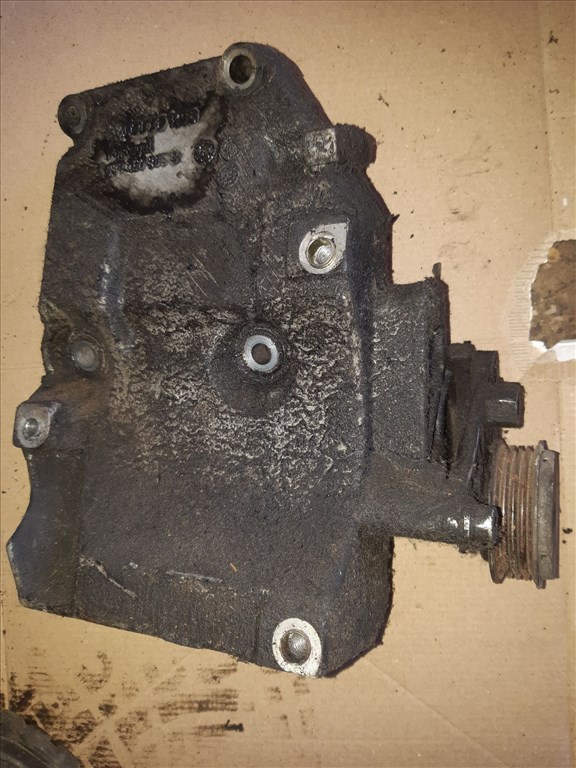 Volkswagen Passat B5 01-05 Generátor - Klíma Kompresszor Tartó Konzol 038 260 885 C 1. kép