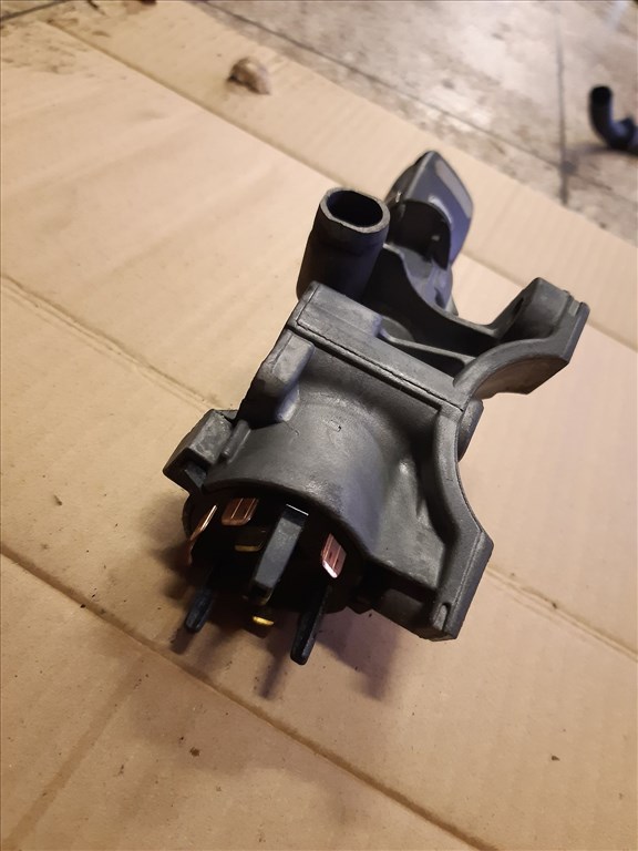 Seat Alhambra II Gyújtáskapcsoló 4B0 905 851 B 2. kép