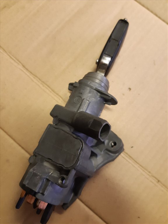 Seat Alhambra II Gyújtáskapcsoló 4B0 905 851 B 3. kép