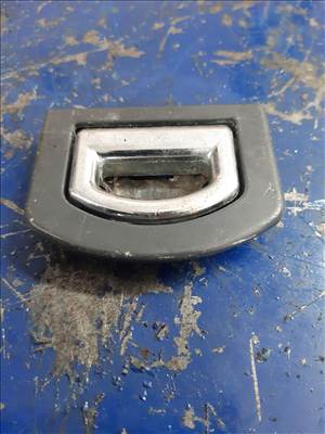 Audi A4 B7 Rakományrögzítő Fül