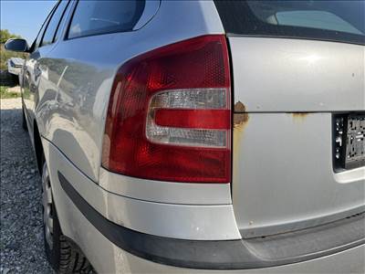 Skoda Octavia II Bal hátsó lámpa