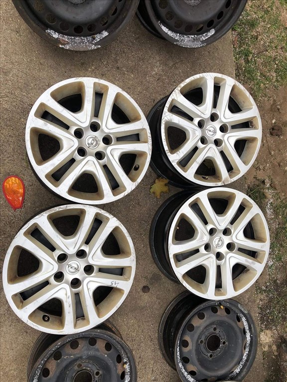  5x105 Opel 16" struktur lemez felni dísztárcsával. 1. kép