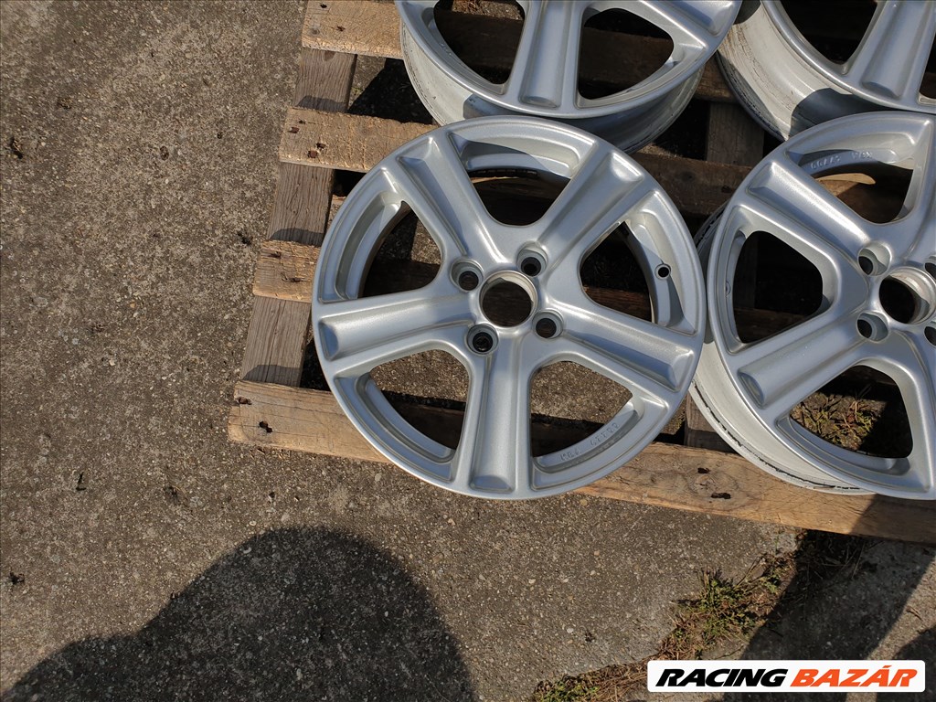15" 4x100 Toyota Yaris 4. kép