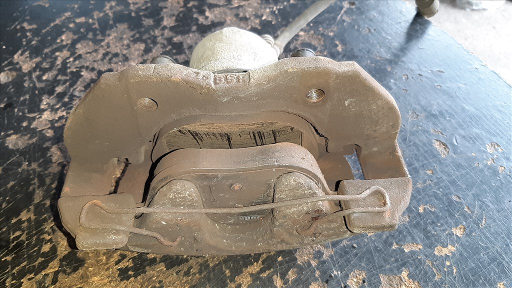 Mazda 3 (BK) MZR 1.6 jobb első féknyereg  1. kép