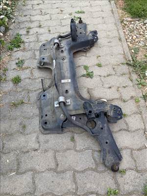 Fiat 500L 500 L első bölcső 