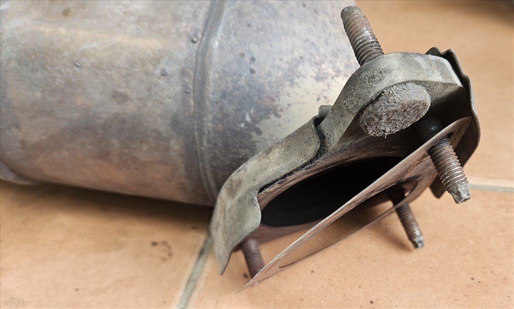 Opel Astra J 1.6 Turbo Katalizátor A16let  55564517 4. kép