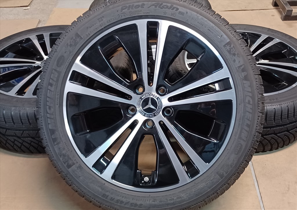 Mercedes W213 E 5x112 8x18 ET43 245/45 R18 téli gumikkal 4db 1. kép