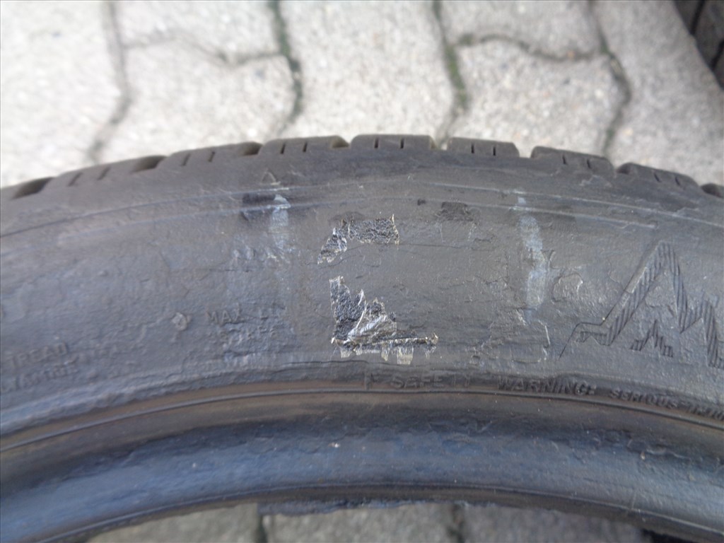 Dunlop 225/45R17 téli gumi pár, 8mm-es mintával eladó.  9. kép