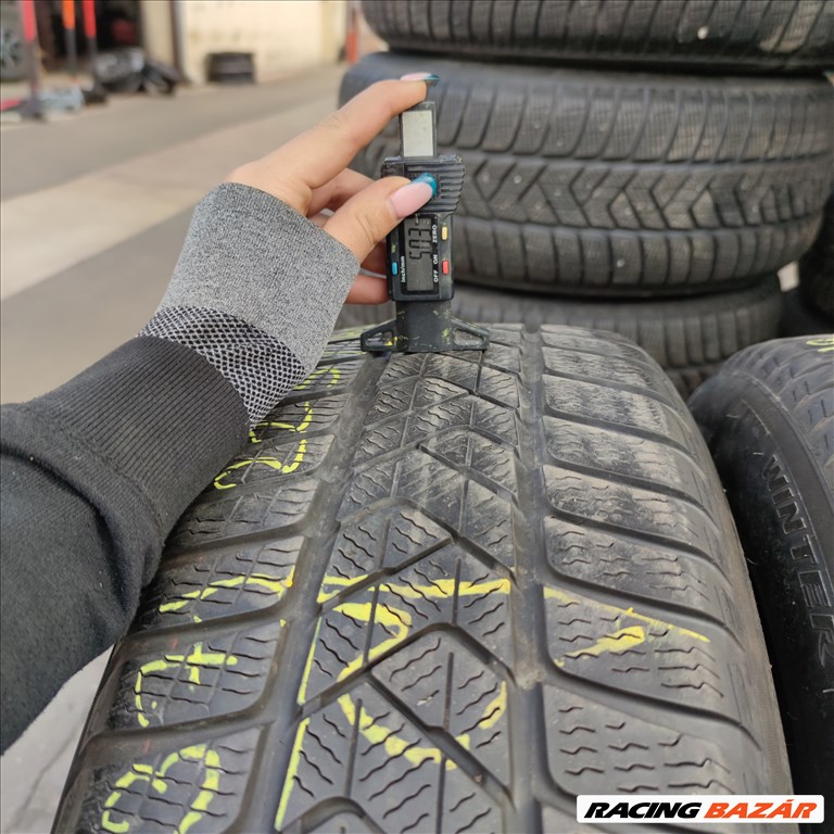  225/60 R18 Pirelli téli gumi 88000ft a 4db/137/ 1. kép