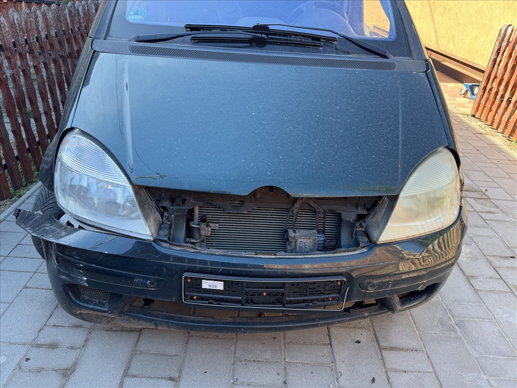 Mercedes Vaneo (W414) bontott alkatrészei 2. kép