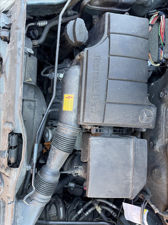 Mercedes Vaneo (W414) bontott alkatrészei 3. kép