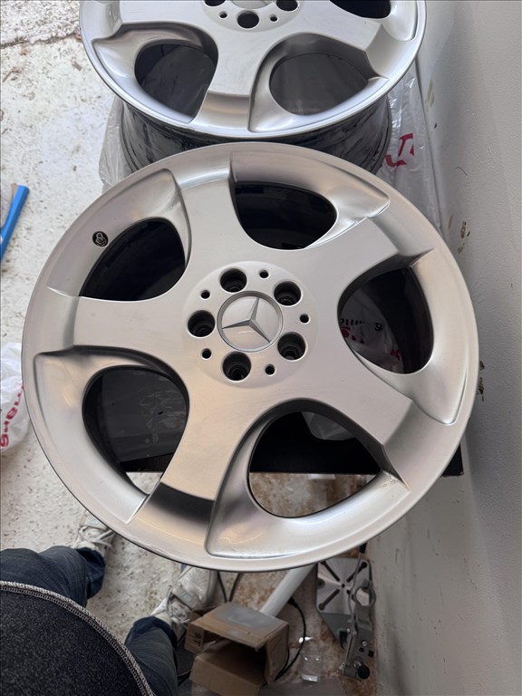  5x112 lyukosztású 8J 19" újszerű (gyári felni) alufelni 1. kép