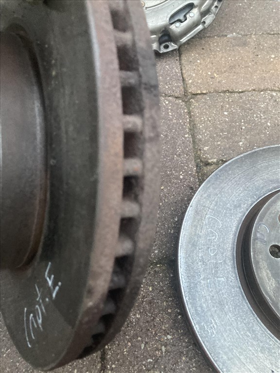 Chevrolet Captiva 2.0 Diesel első féktárcsa 3. kép