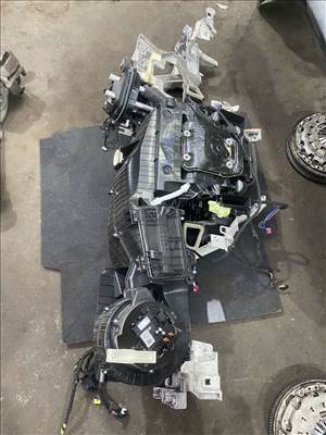 BMW 5-ös sorozat G30/G31 fűtésbox 