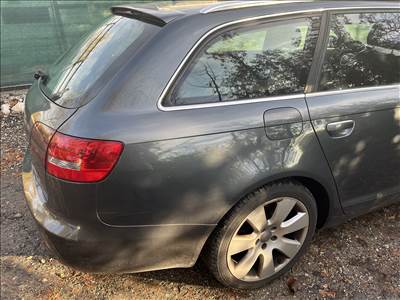 Audi A6 (C6 - 4F) jobb hátsó negyed LX7Z 