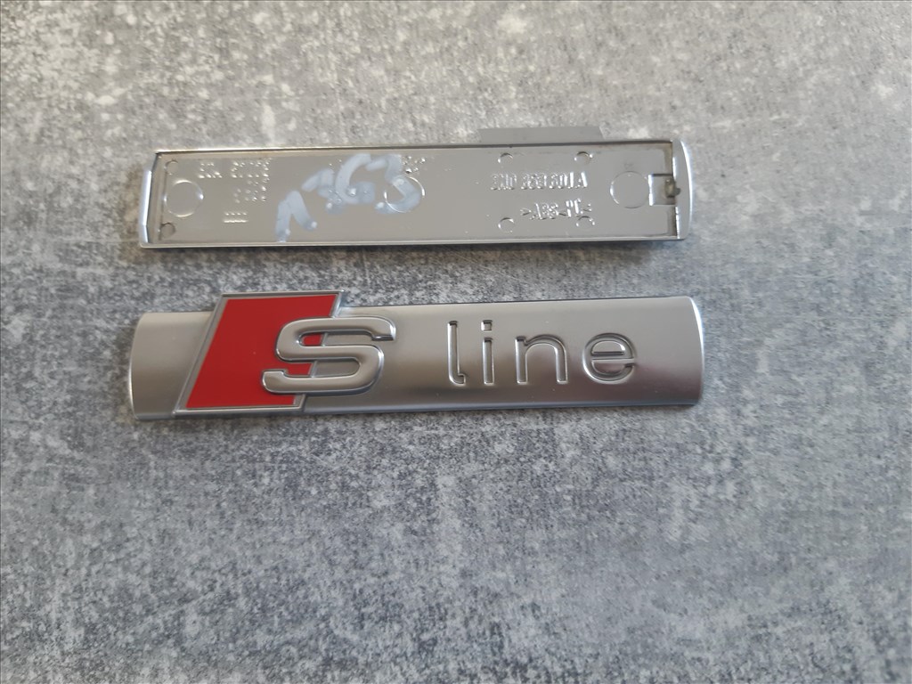 Audi S-Line A1, A2, A3, A4, A5, A6, A7, Q2, Q3, Q5, Q7, Q8, TT embléma, csomagtérajtó felirat  8n0853601a 3. kép