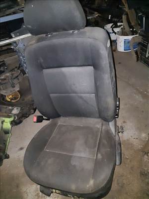 Volkswagen Passat B5 01-05 Bal Első Ülés 3B0 881 105BA