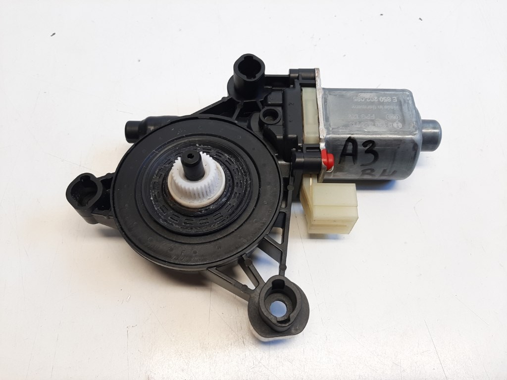 Audi A3 (8V) bal hátsó ablakemelõ motor 5Q0959801 0130822713 1. kép