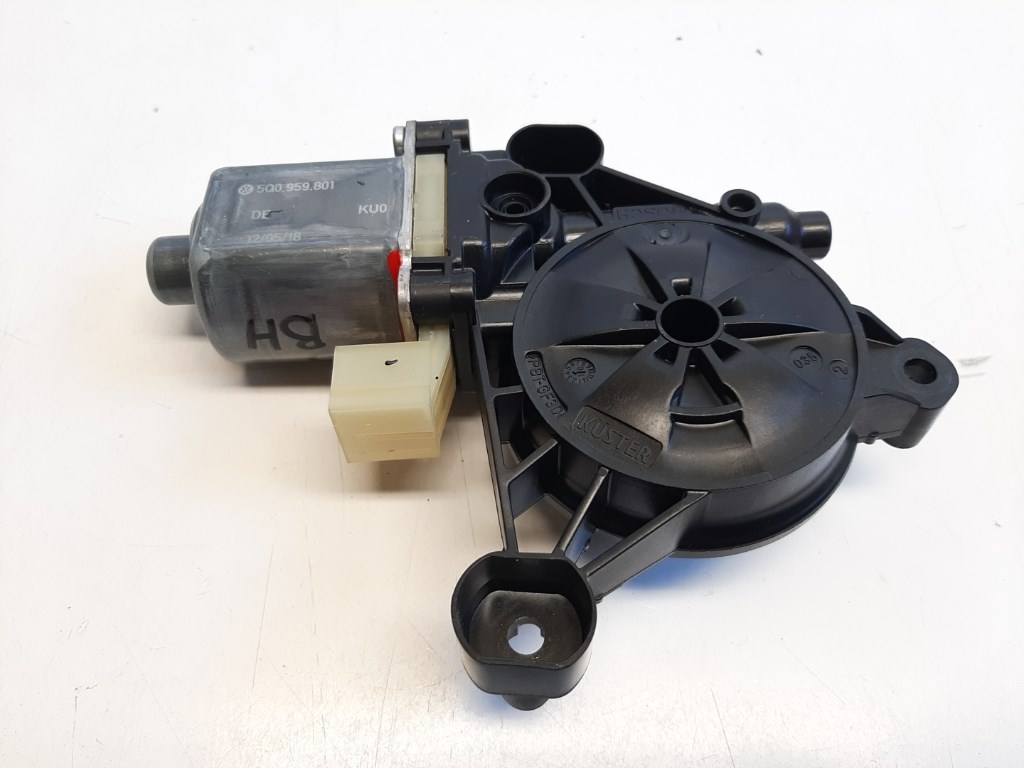 Audi A3 (8V) bal hátsó ablakemelõ motor 5Q0959801 0130822713 2. kép
