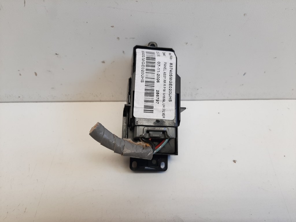 Honda Civic jobb hátsó ablakemelõ kapcsoló 83740SMG 2. kép