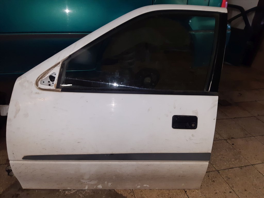 Suzuki Swift II 92-03 Bal Elsõ Ajtó 1. kép