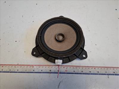 Toyota Yaris (XP90) jobb hátsó hangszóró 861600D190