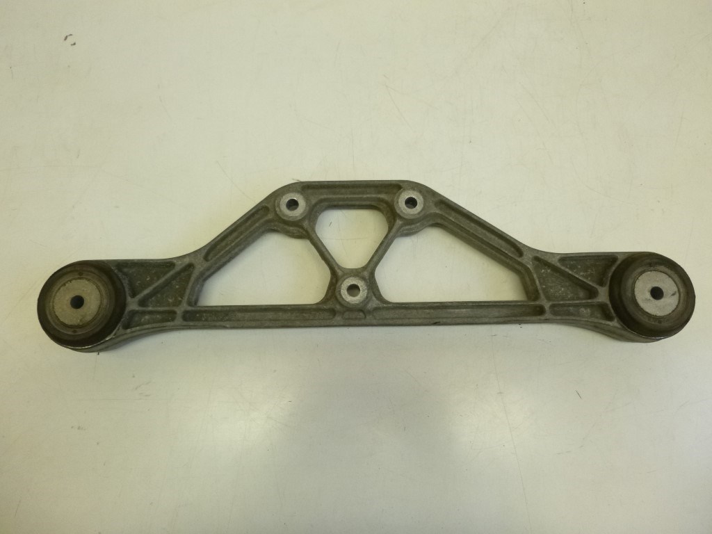 Volkswagen Phaeton hátsó differenciálmû tartóbak 4E0599285 1. kép