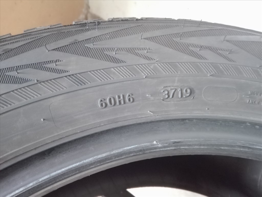 235/55R18 Nokian téli gumi 2db 235/55 r18 4. kép