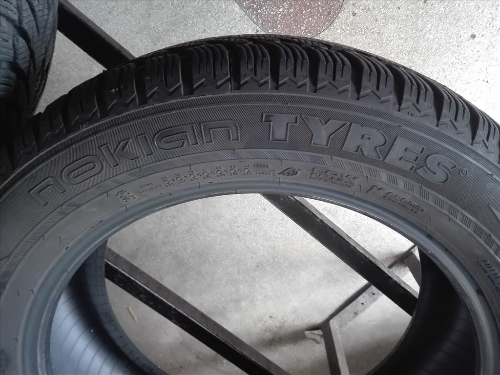 235/55R18 Nokian téli gumi 2db 235/55 r18 7. kép