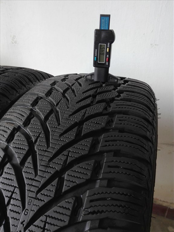 235/55R18 Nokian téli gumi 2db 235/55 r18 3. kép