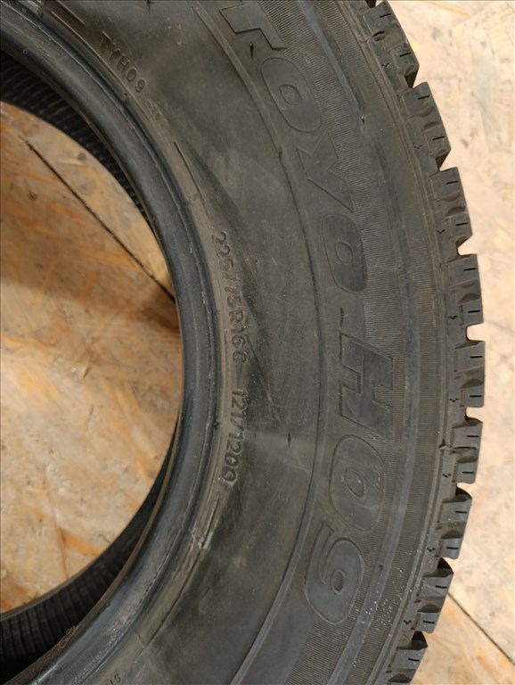  225/7516" újszerű Toyo Tires téli gumi gumi 4. kép