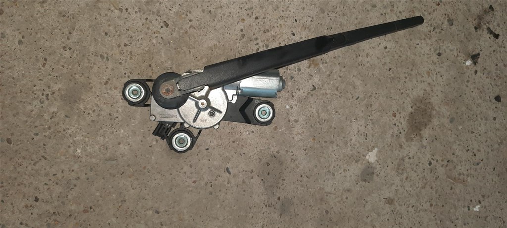 Ford Focus Mk3 MK 3 Focus Turnier hátsó ablaktörlő motor  bv6117k441aa 1. kép