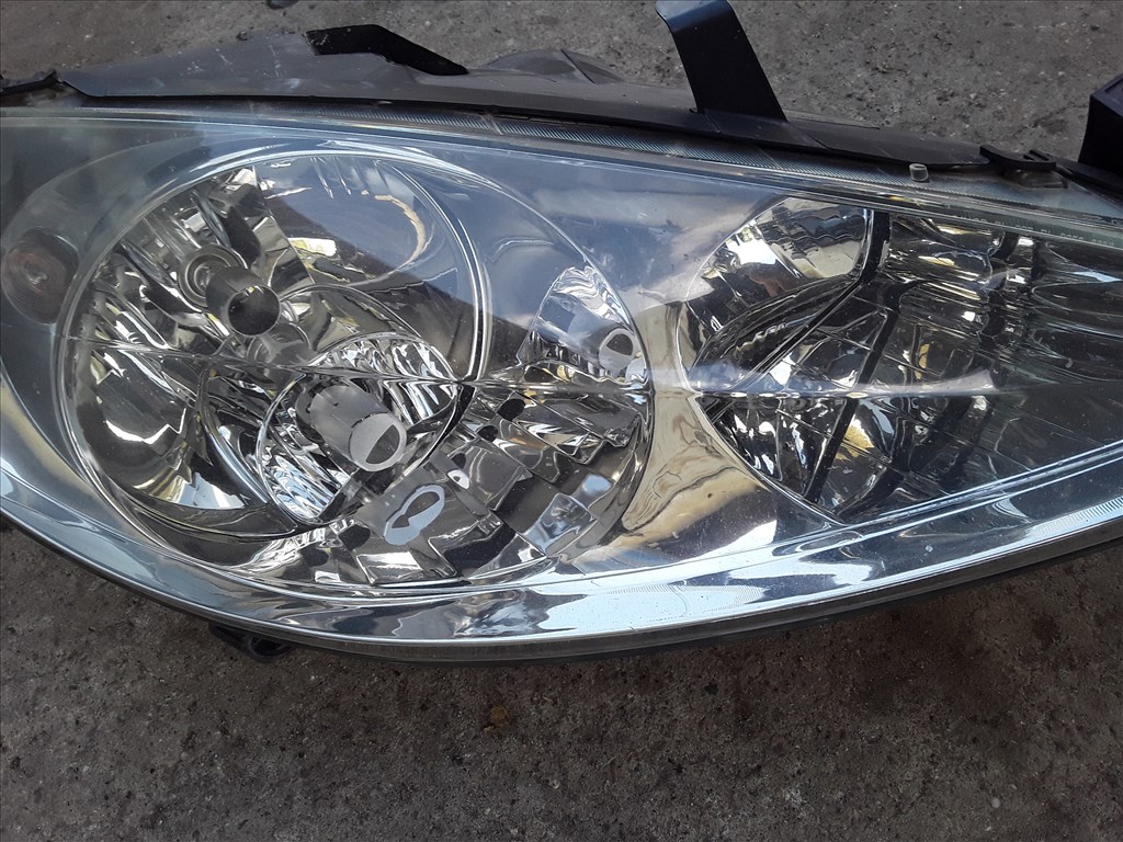 Peugeot 307 Jobb Első Fényszóró Ködlámpás Gyári 2. kép