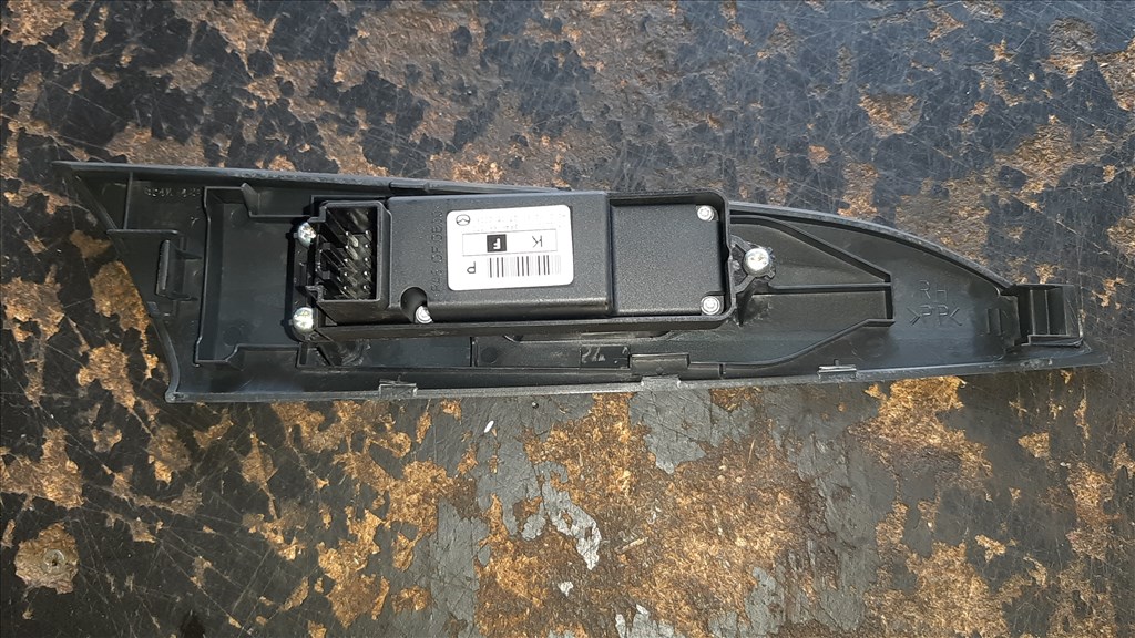 Mazda 3 (BK) MZR 1.6 jobb első ablakemelő kapcsoló  2. kép