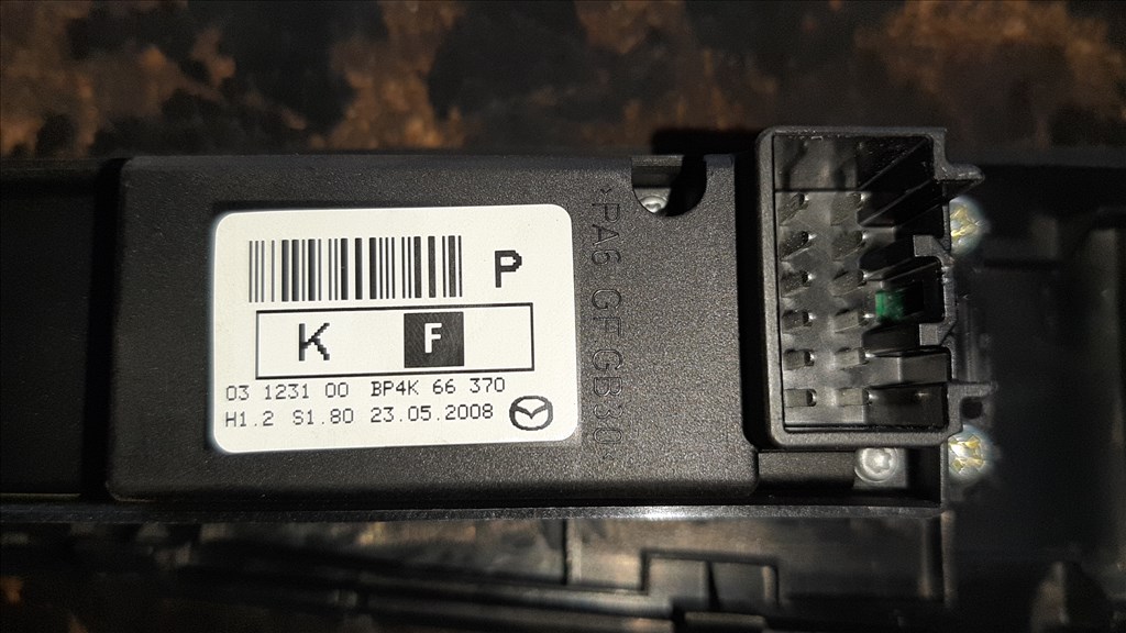 Mazda 3 (BK) MZR 1.6 jobb első ablakemelő kapcsoló  3. kép