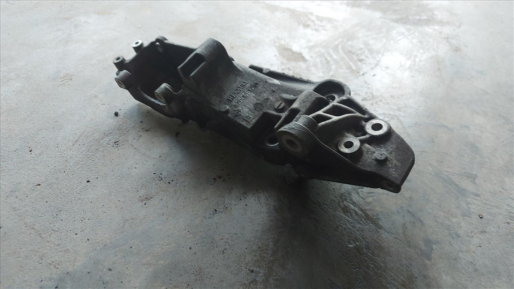 Renault TRAFIC Opel VIVARO 12 Generátor klímakompresszor tartóbak 7334 8201046993 3. kép