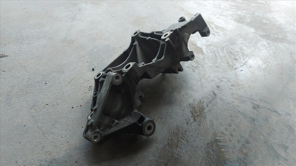 Renault TRAFIC Opel VIVARO 12 Generátor klímakompresszor tartóbak 7334 8201046993 6. kép