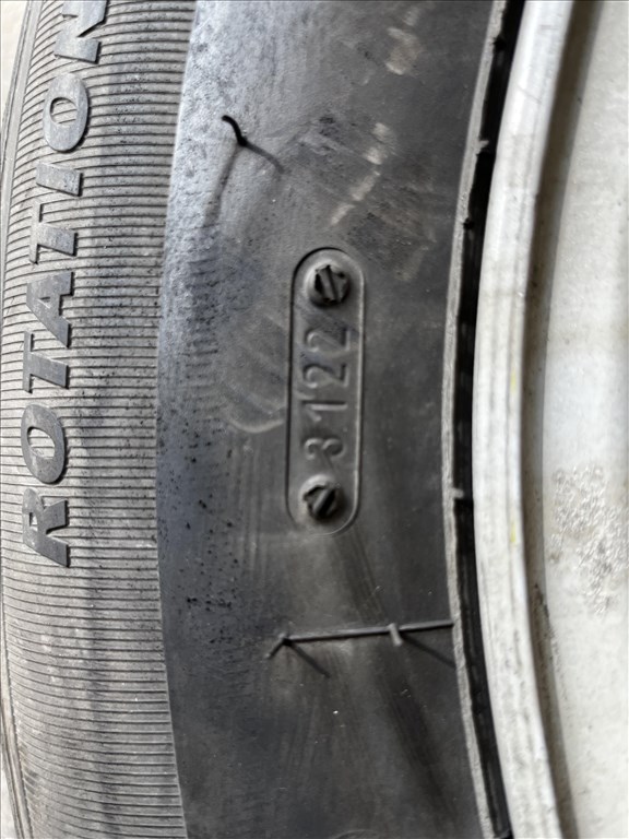  5x114.3 lyukosztású 17" használt alufelni, rajta 225/65 újszerű Riken téli gumi gumi  3. kép