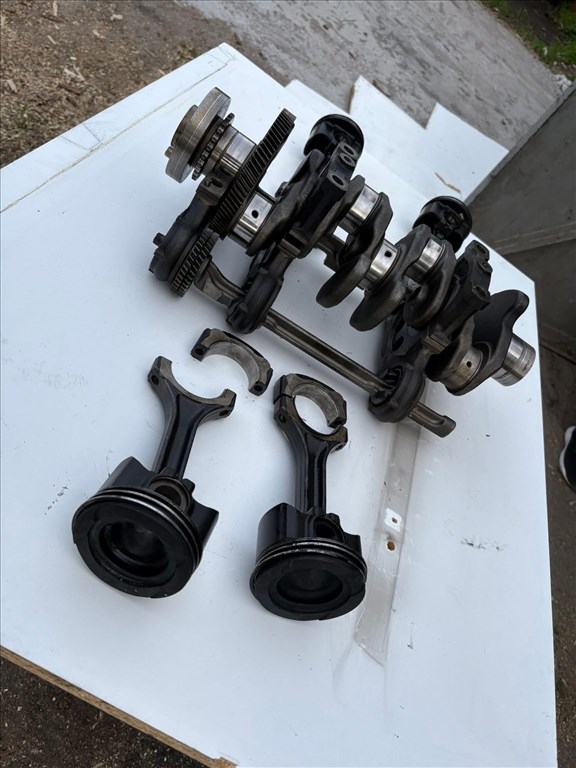 Mercedes C 200 d OM 654.920 Főtengely (hibás, javítható)  om654920 A654 030 21 00 3. kép