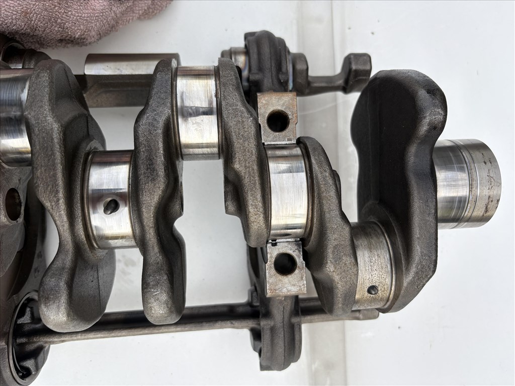 Mercedes C 200 d OM 654.920 Főtengely (hibás, javítható)  om654920 A654 030 21 00 7. kép