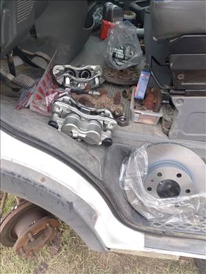 Iveco daily alkatrészek Pomázon.