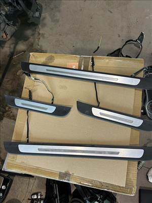 Audi A6 (C7 - 4G) Világító küszöb borítás